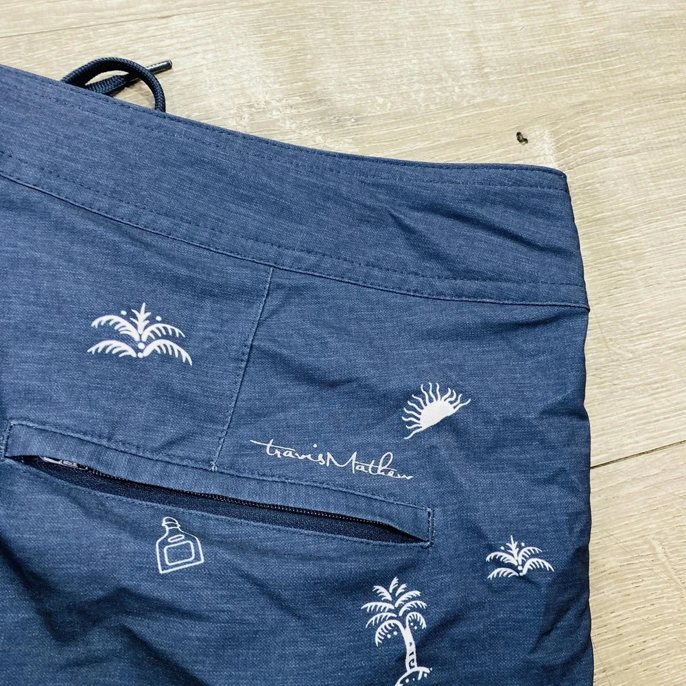 Travis Mathew Board Shorts Mens 38 Blue Skull Tropical Swim Trunks‎ Beach Print